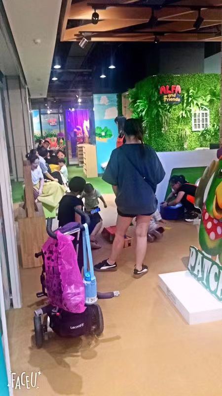 B5FF5FDF-73F3-4D4C-9853-C760103D8F72